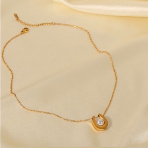 New!! 18k-Plated Simulated Pearl Pendant Necklace. Stainless Steel. - Picture 5 of 7